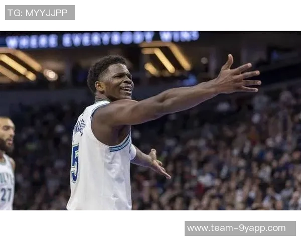 爱德华兹坦言追求总冠军不在乎最佳防守球员荣誉 爱德华兹坦言追求总冠军不在乎最佳防守球员荣誉