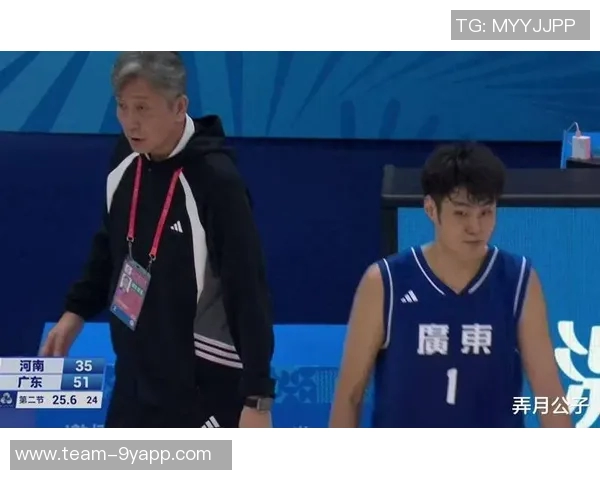 全运U22男篮半决赛广东队轻松战胜上海队李奕臻表现出色砍下18分5板2助 全运U22男篮半决赛广东队轻松战胜上海队李奕臻表现出色砍下18分5板2助